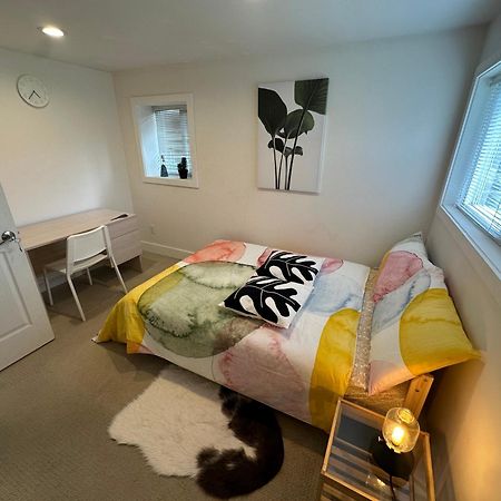 Private Room In A Shared House Vancouver Esterno foto